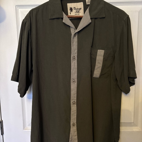 Vintage Silk Circa 1969 Other - Vintage Silk Circa 1969 Cuba Inspired 100% Silk short sleeve button down M green